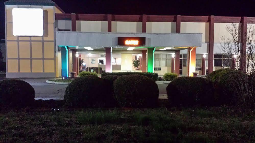 Motel Super 8 By Wyndham Goldsboro Esterno foto